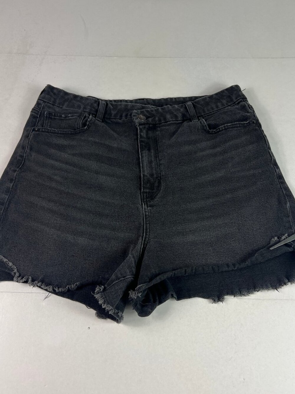 American Eagle Shorts Womens 30W* Curvy Mom High Rise Black Cut Off Denim Tag 14